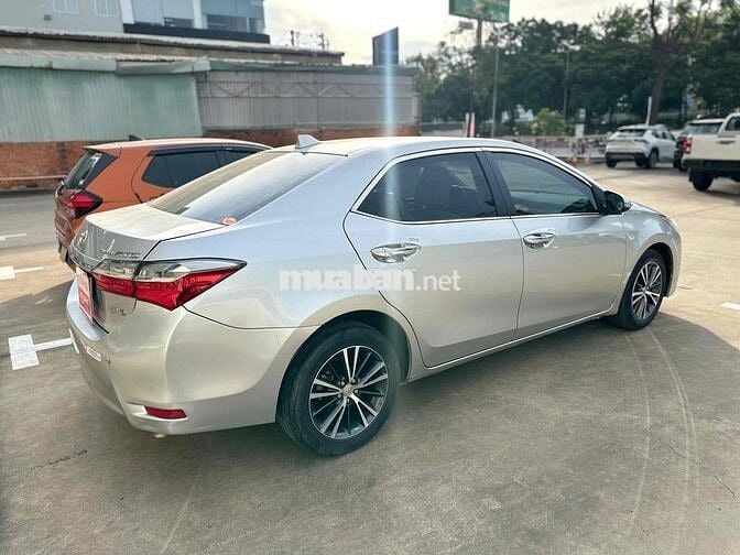 Toyota Corolla Altis 2019 1.8G CVT - tự động HANG