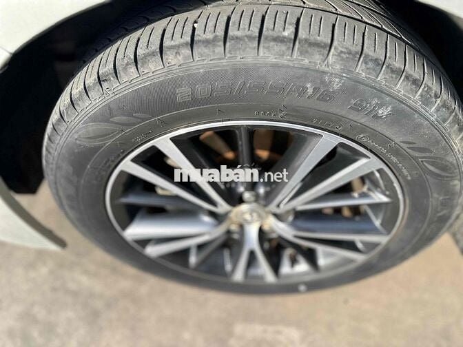 Toyota Corolla Altis 2019 1.8G CVT - tự động HANG
