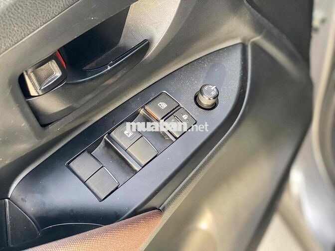 Toyota Innova 2024 E 2.0 MT - 34000 km VAT 100%