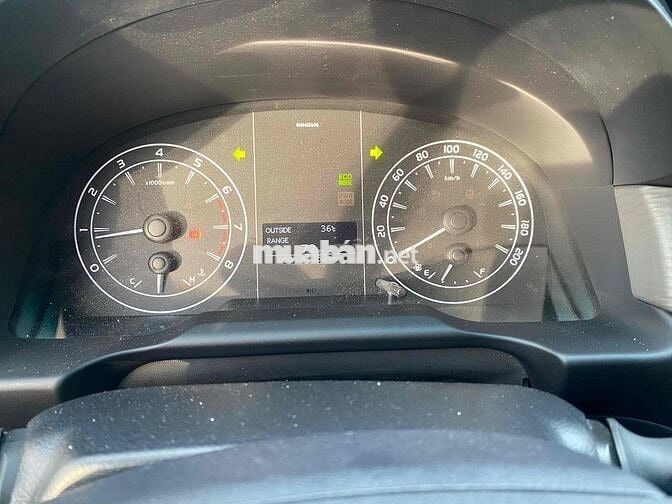 Toyota Innova 2024 E 2.0 MT - 34000 km VAT 100%