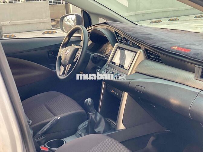 Toyota Innova 2024 E 2.0 MT - 34000 km VAT 100%