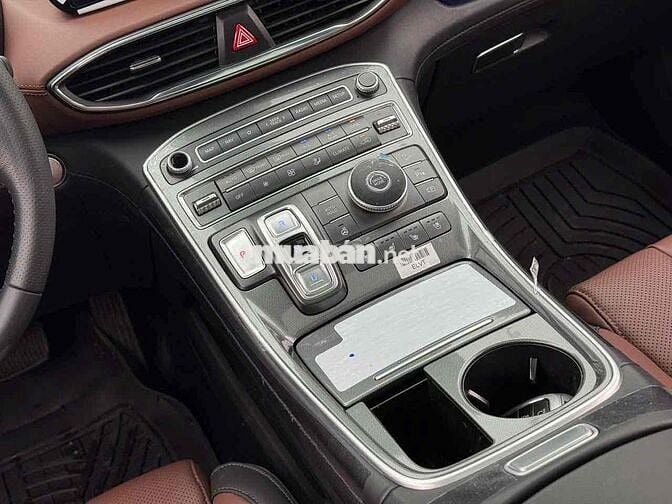 Hyundai SantaFe Cao cấp 2.5L HTRAC sản xuất 2024