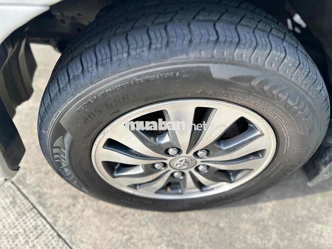 Toyota Innova 2016 2.0E - 7c số sàn đẹp BH HÃNG