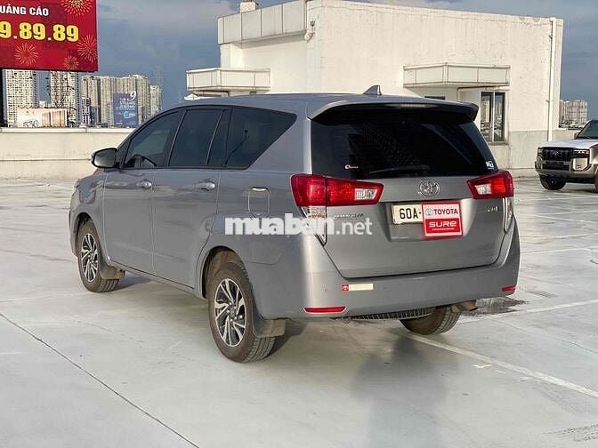 Toyota Innova 2024 E 2.0 MT - 34000 km VAT 100%
