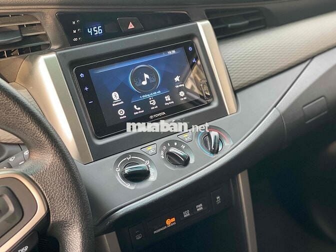Toyota Innova 2024 E 2.0 MT - 34000 km VAT 100%