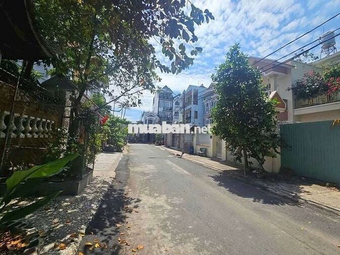 Lô đất 9m x 19m. Hẻm nhựa 12m thông Khu biệt Thự Lê Văn Khương Metro
