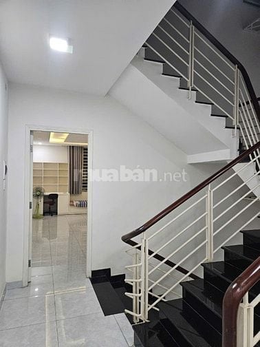 Cho thuê nhà KDC Nam Long, TTĐ, Quận 7: 5 x 26, giá 45 triệu/ tháng.