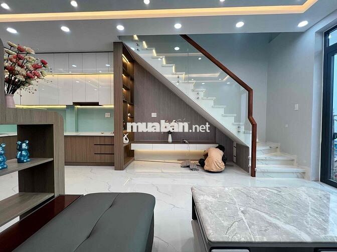BÁN CĂN NHÀ 1 TRỆT 1 LẦU NGAY HUỲNH TẤN PHÁT