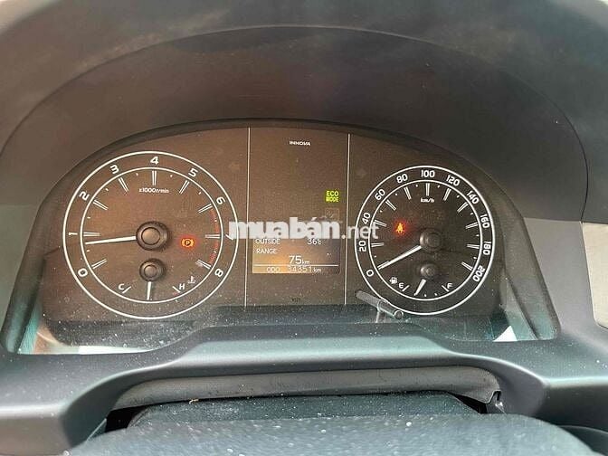 Toyota Innova 2024 E 2.0 MT - 34000 km xe đẹp