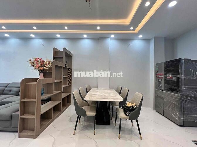BÁN CĂN NHÀ 1 TRỆT 1 LẦU NGAY HUỲNH TẤN PHÁT