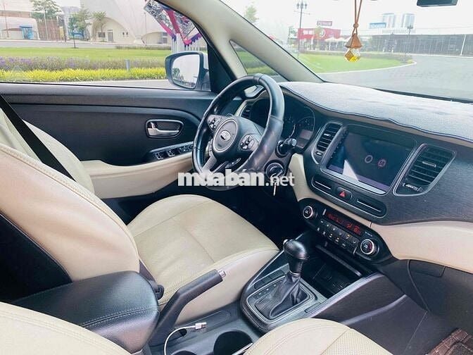 Kia Rondo 2019 - 180000 km