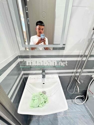 BÁN CĂN NHÀ 1 TRỆT 1 LẦU NGAY HUỲNH TẤN PHÁT