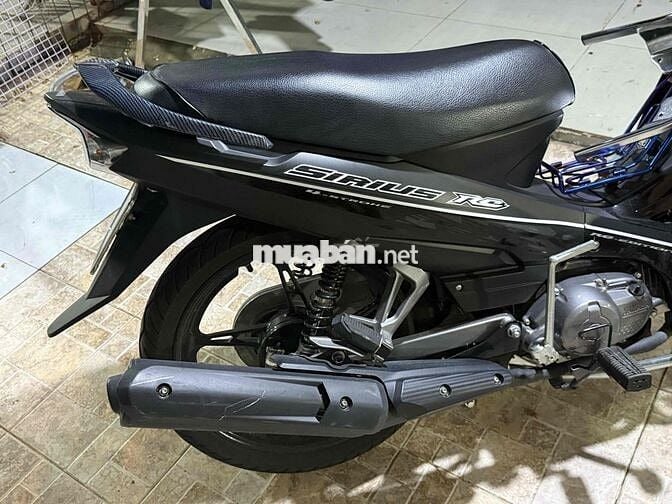 Yamaha Sirius RC màu đen, xe số