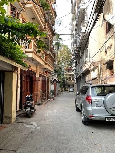 Bán nhà Cầu Giấy - PHÂN LÔ, ÔTÔ TRÁNH, KINH DOANH - 54m2 - 16,3 Tỷ. Bán nhà Cầu Giấy - PHÂN LÔ, ÔTÔ TRÁNH, KINH DOANH - 54m2 - 16,3 Tỷ.