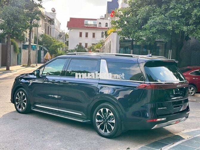 Kia Carnival 2024 Signature 2.2D - 9000 km