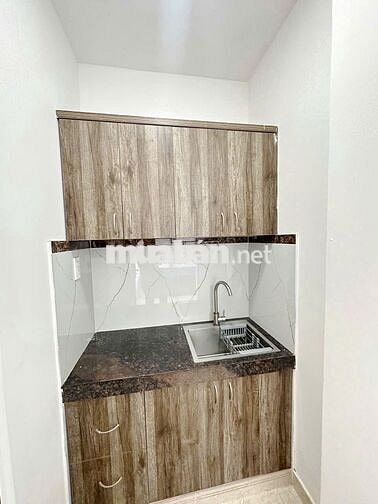 TRỐNG LẠI STUDIO FULL NỘI THẤT CỬA SỔ ĐÓN NẮNG