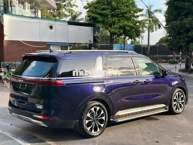 Kia Carnival 2024 Signature 2.2D - 9000 km