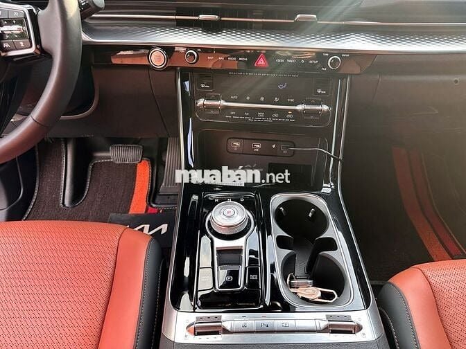 Kia Carnival 2024 Signature 2.2D - 9000 km