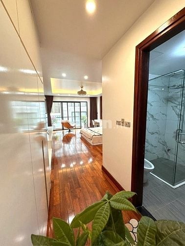 Bán nhà 6 tầng thang máy Hoàng Mai gần Hồ, Dt 56m2, mt 4.3m, ở ngay.