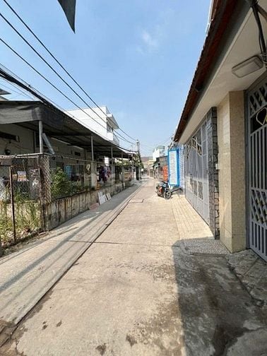 Chính chủ cần bán nhanh 2 tỷ 150, lô đất đẹp giá rẻ nhất Bình Tân với 