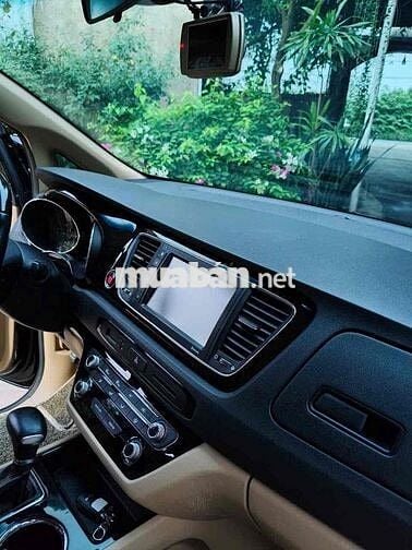 Kia Sedona 2019 2.2 DAT Deluxe - 100000 km