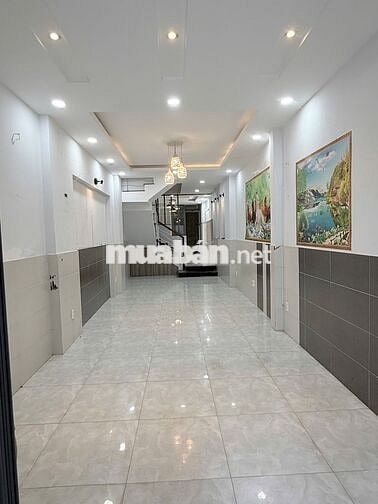 Cho thuê nhà nguyên căn hẽm xe tải né nhau. 👉Gần chợ3,3m×20m2PN 3WC