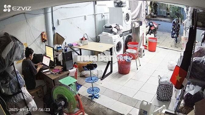 Tiệm giặt sấy mặt tiền đường Nguyễn Ngọc Nhựt