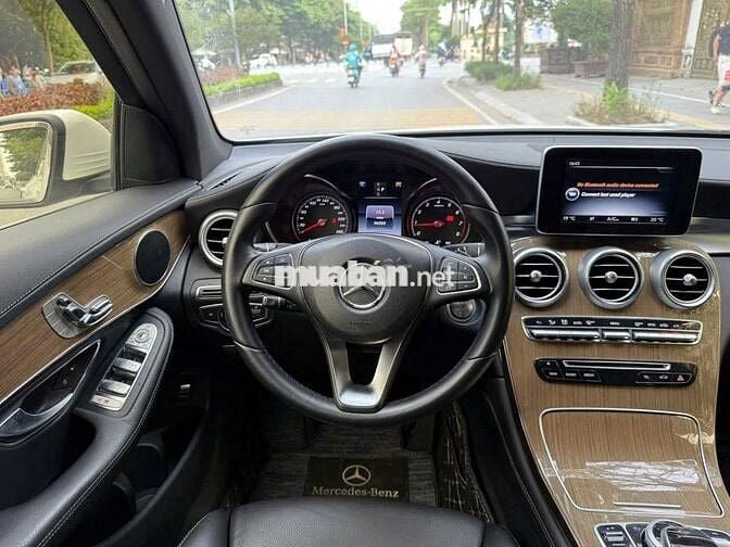Mercedes Benz GLC 2016 250 4MATIC - 96000 km