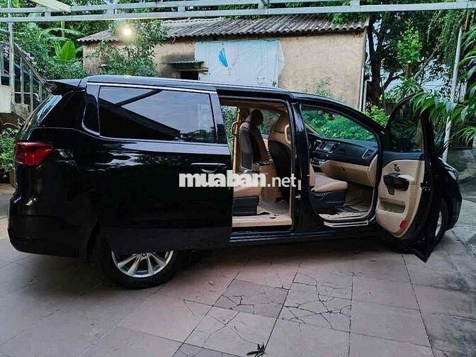 Kia Sedona 2019 2.2 DAT Deluxe - 100000 km