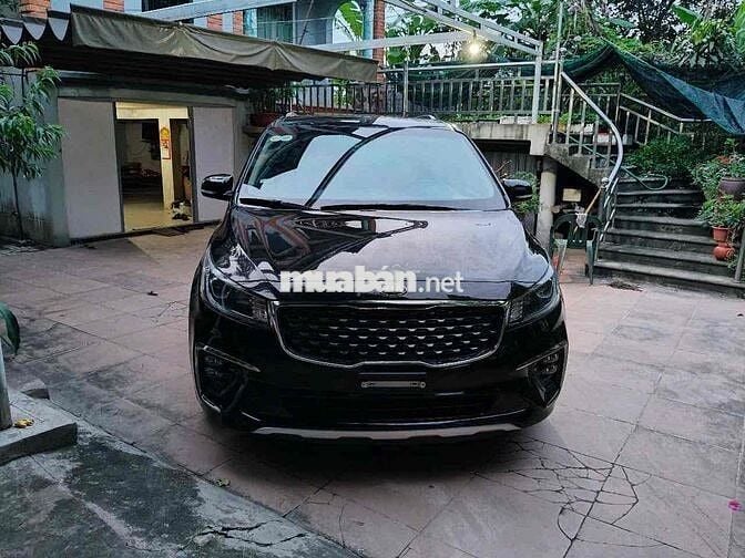 Kia Sedona 2019 2.2 DAT Deluxe - 100000 km