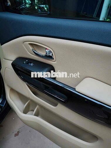 Kia Sedona 2019 2.2 DAT Deluxe - 100000 km