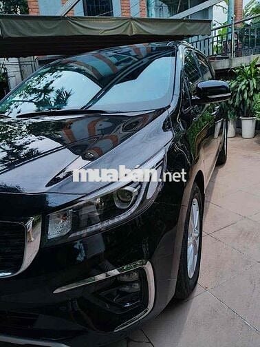 Kia Sedona 2019 2.2 DAT Deluxe - 100000 km