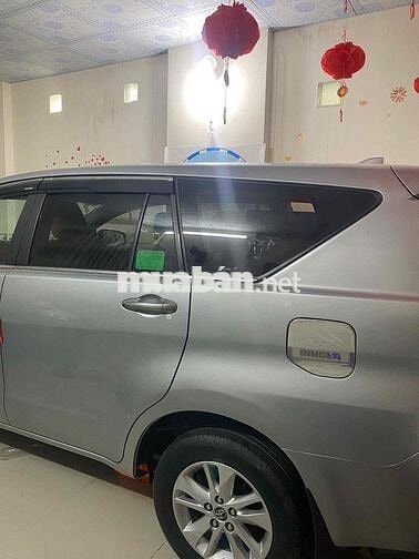 Gia đình cần bán innova 8 chổ 2019 số sàn