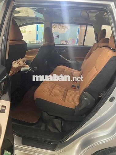 Gia đình cần bán innova 8 chổ 2019 số sàn