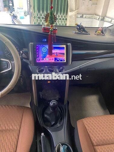 Gia đình cần bán innova 8 chổ 2019 số sàn