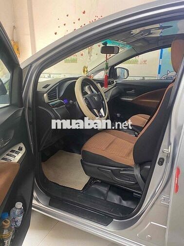 Gia đình cần bán innova 8 chổ 2019 số sàn