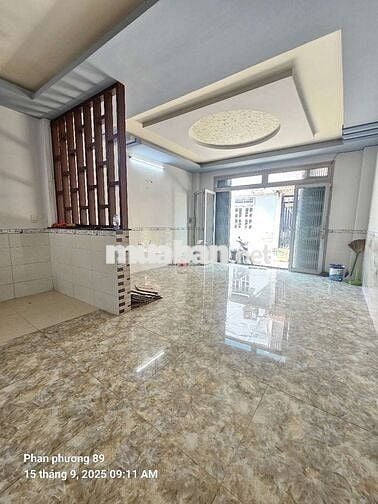 Nhà mới gần ngã ba đông quan 2pn 2wc hẻm 4m