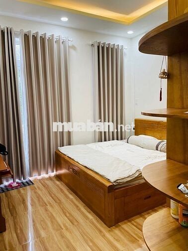 Cho thuê nhà 3 tầng, 4PN FULL nội thất, gần Big C Dĩ An (GO)