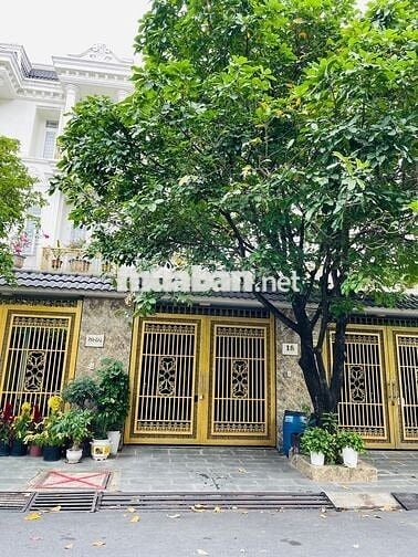 Cho thuê nhà 3 tầng, 4PN FULL nội thất, gần Big C Dĩ An (GO)