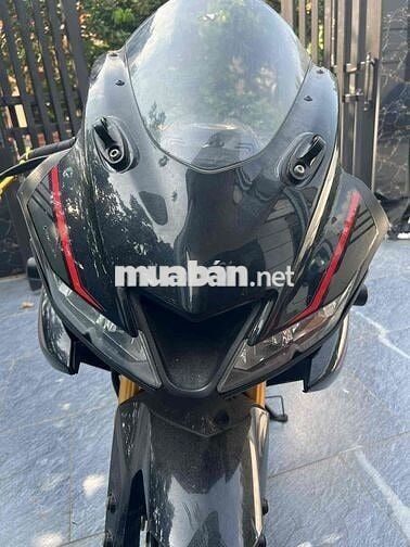 R15V3 đen đỏ