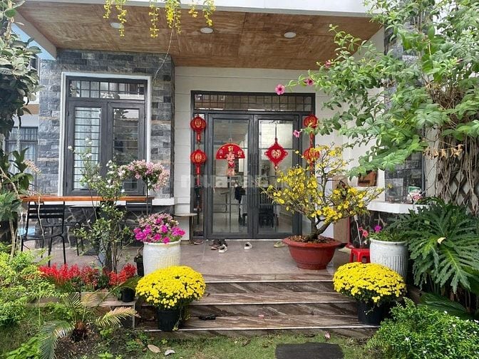 Bán nhà biệt thự 300m2, 10 tỷ tại số 2, đường G, Phường 3, Tây Ninh