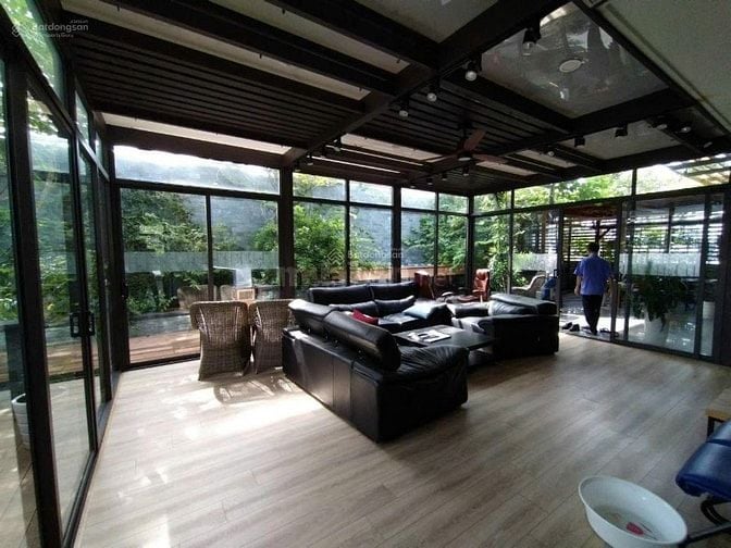 Cho thuê nhà 2000m2 (30x35m) mặt tiền Lê Văn Sỹ, Q. 3 giá 1,3 tỷ/tháng