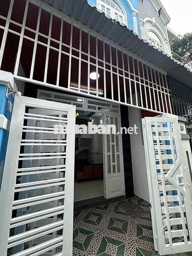 CHÍNH PHỦ NỢ BÁN NHÀ 690TR ĐỂ LẠI TẤT CẢ NỘI THẤT KẾ CẦU LỚN HÓC MÔN