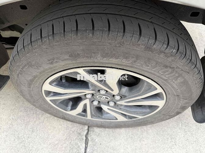 Toyota Innova 2024 E 2.0 MT - 34000km - Xe lướt