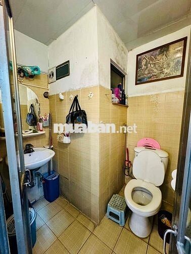 Bán nhà tập thể phố Tân Mai lô góc 2 thoáng sổ to ở ngay 80mT2 giá 3.7