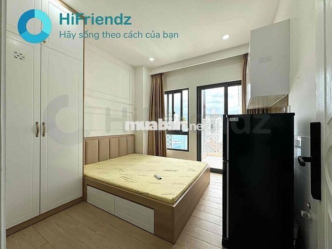 CĂN HỘ BAN CÔNG - MÁY GIẶT RIÊNG NGAY CÔNG VIÊN LÀNG HOA