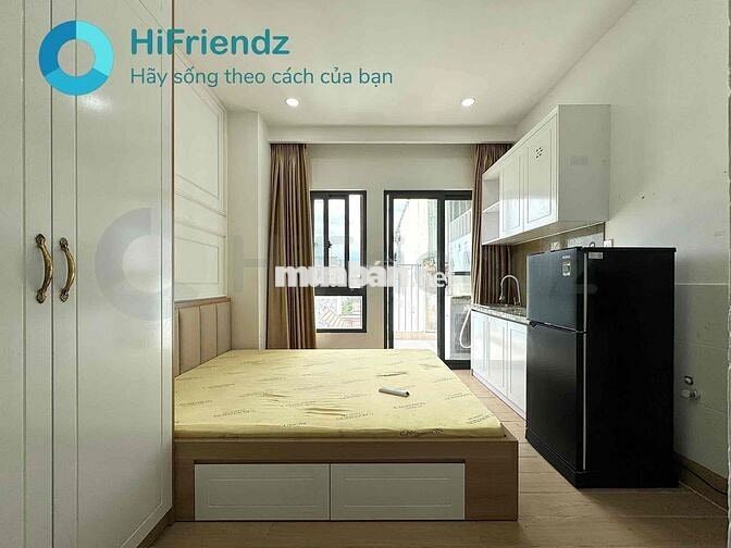 CĂN HỘ BAN CÔNG - MÁY GIẶT RIÊNG NGAY CÔNG VIÊN LÀNG HOA