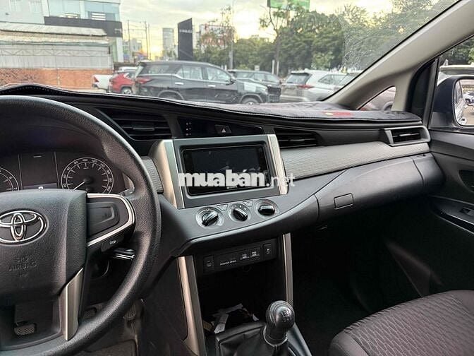 Toyota Innova 2024 E 2.0 MT - 34000km - Xe lướt