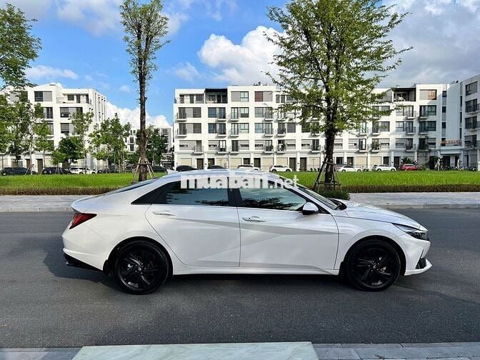 Elantra 1.6 AT bản đặc biệt sx 2023