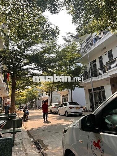 bán nhanh 2 căn nhà thuận an bình dương